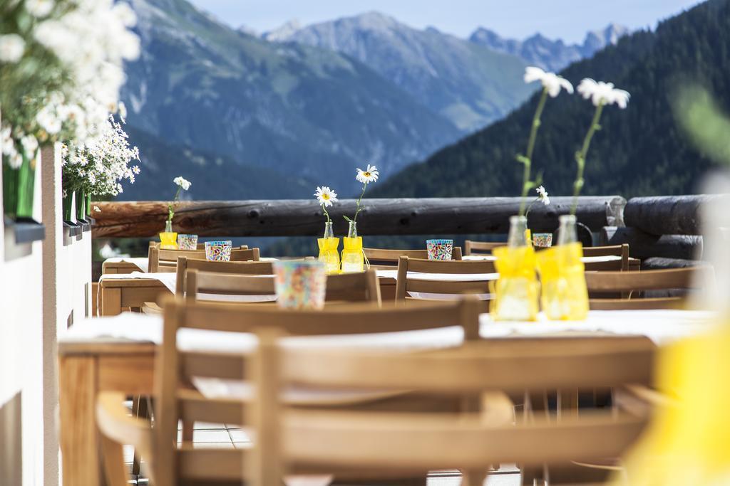 Hotel Der Waldhof Sankt Anton am Arlberg Esterno foto