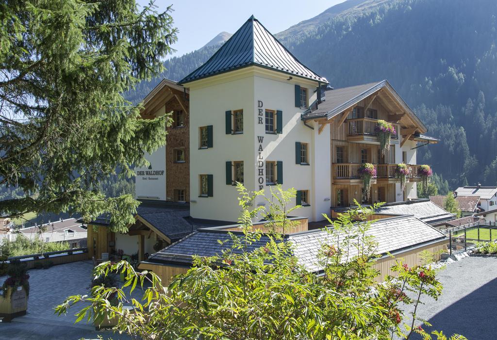 Hotel Der Waldhof Sankt Anton am Arlberg Esterno foto