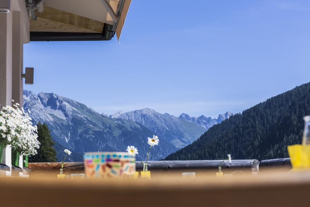 Hotel Der Waldhof Sankt Anton am Arlberg Esterno foto
