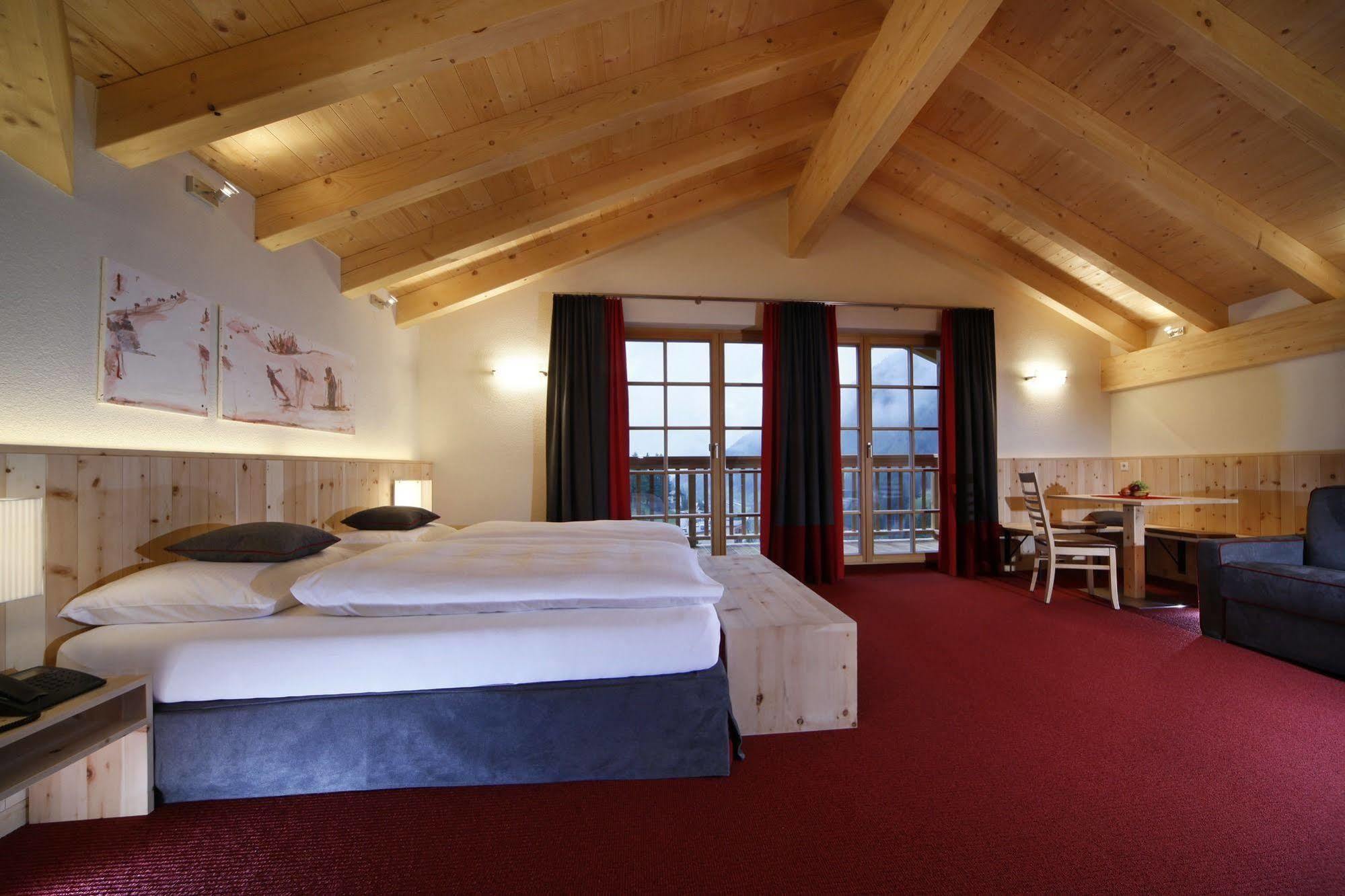 Hotel Der Waldhof Sankt Anton am Arlberg Esterno foto