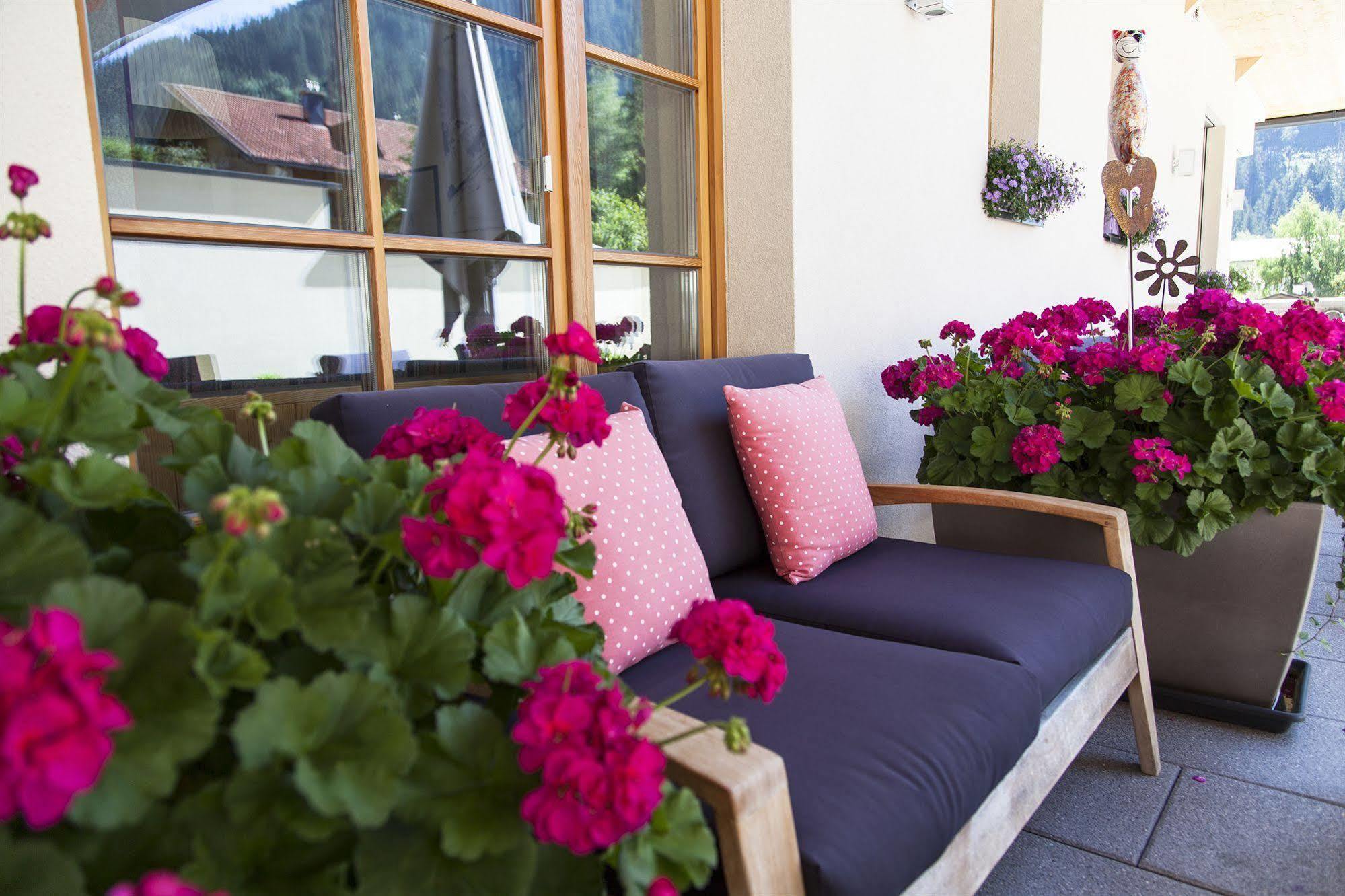 Hotel Der Waldhof Sankt Anton am Arlberg Esterno foto